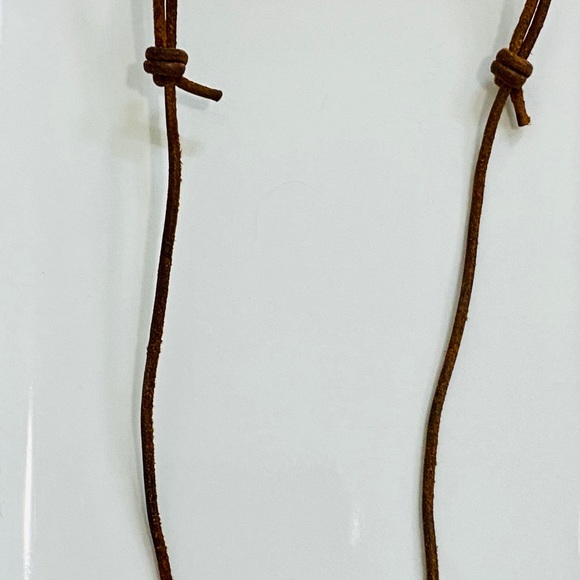 Brown leather animal stone necklace - Picture 8 of 8